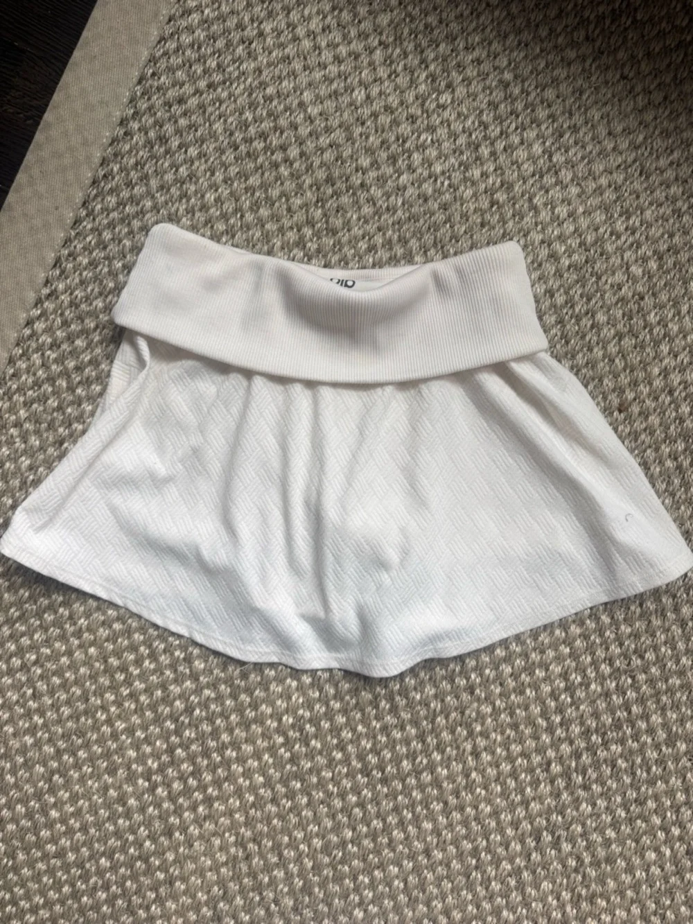 ALO Yoga Ivory Athletic Skort with Side Pocket XXS Cream